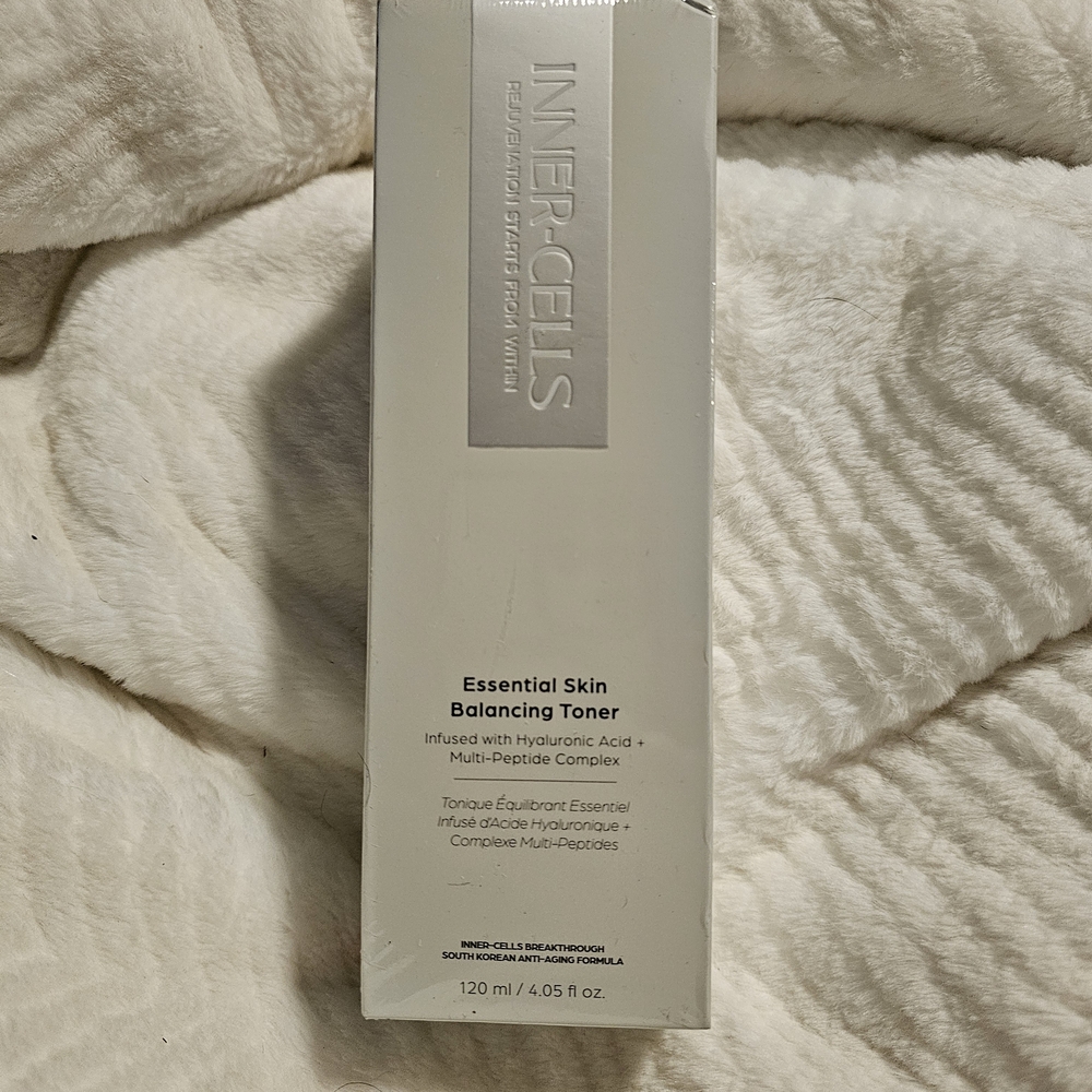Essential Skin Balancing Toner Infused w Hyaluronic Acid + Multi-Peptide Complex